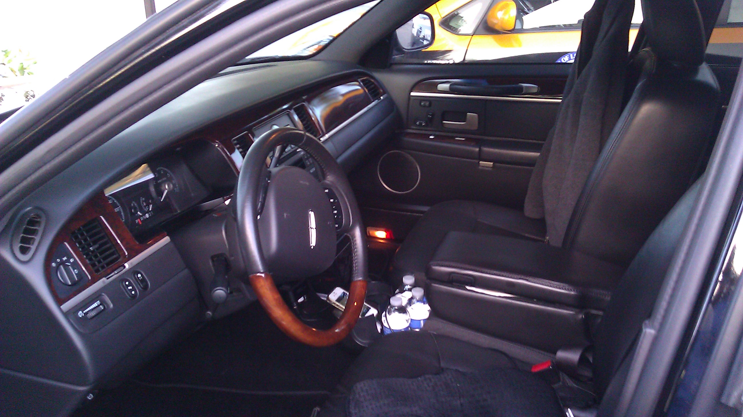 picture of limo
                    interior